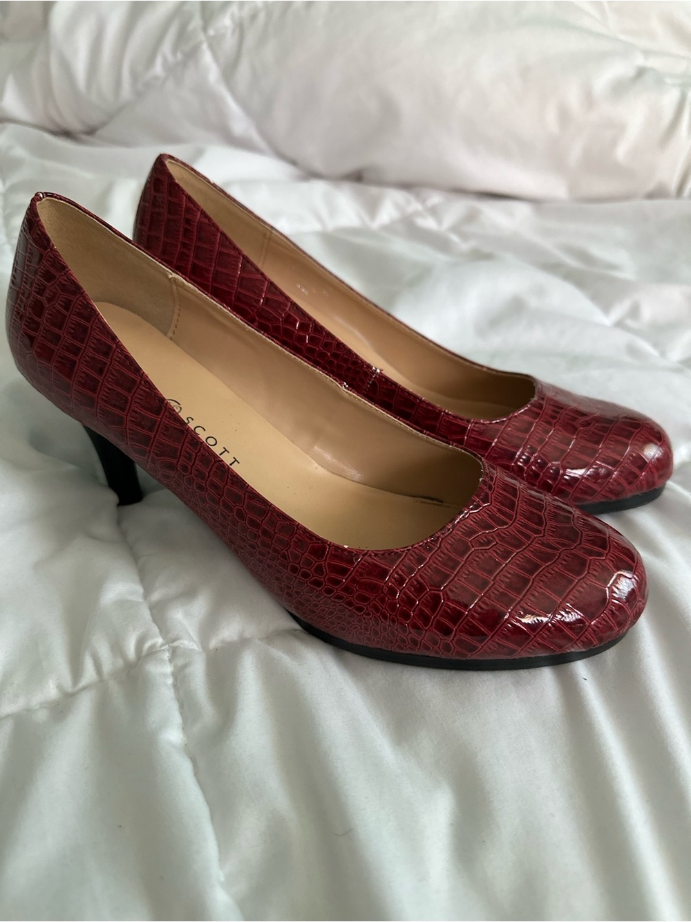 Karen Scott Burgundy Croc-Embossed Mid Heels